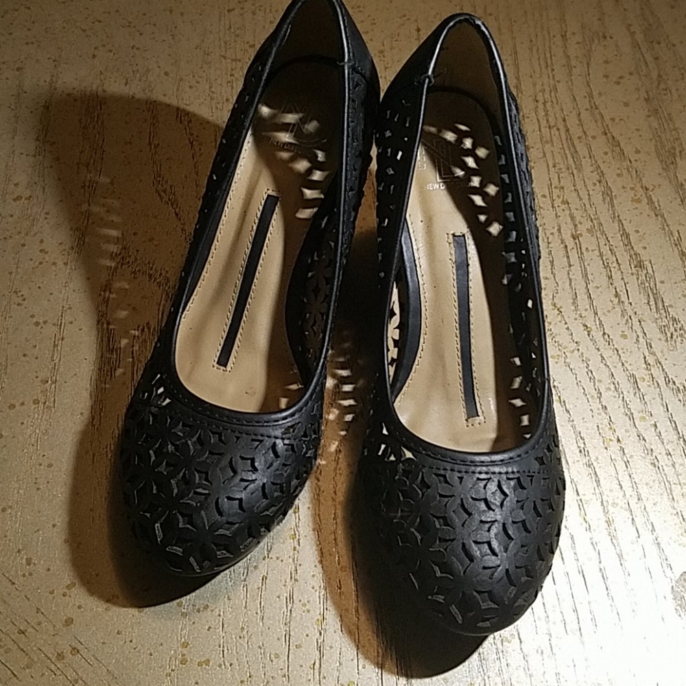 Ladies Shoes - Picture 3 of 4